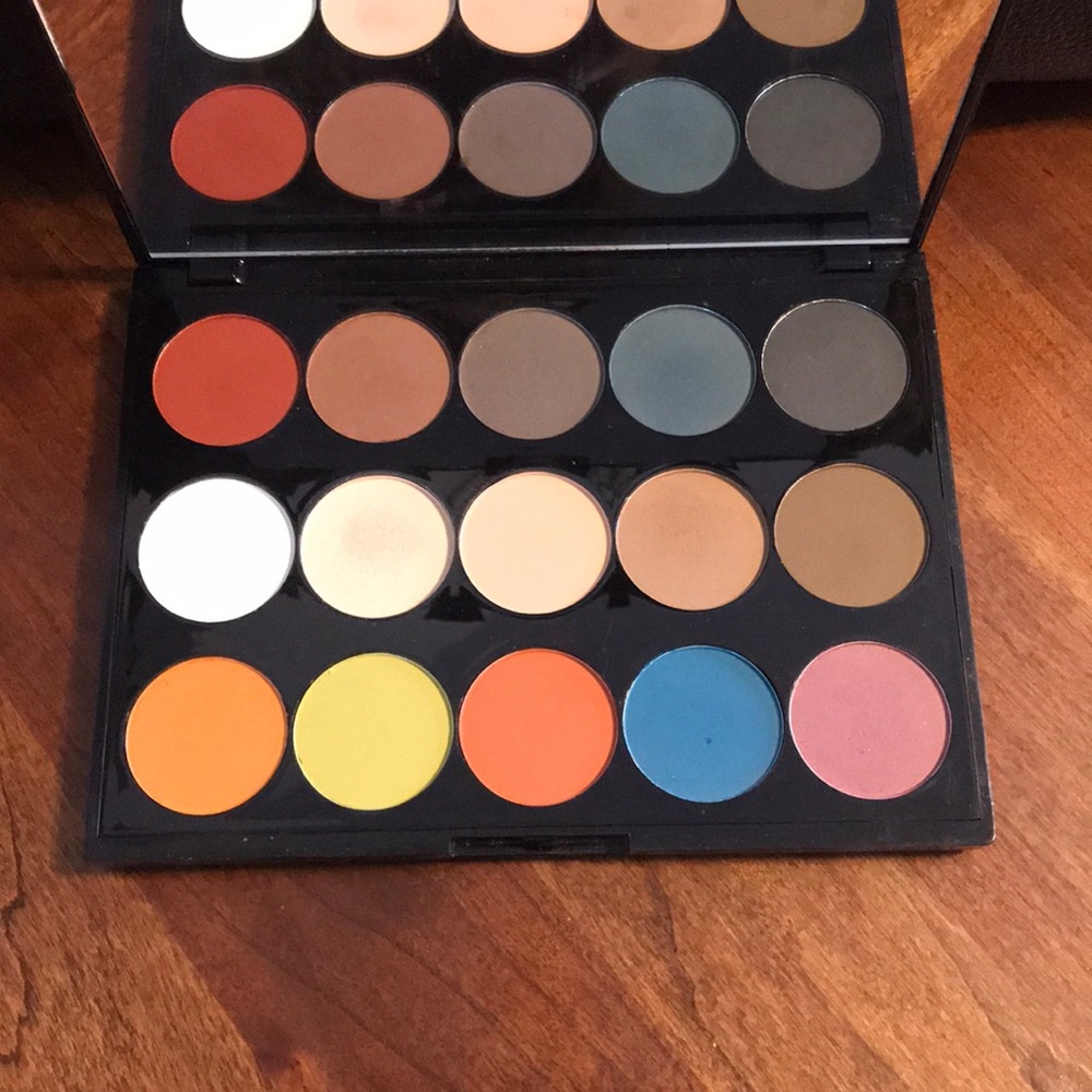 15 shade matte pallet of spring colors